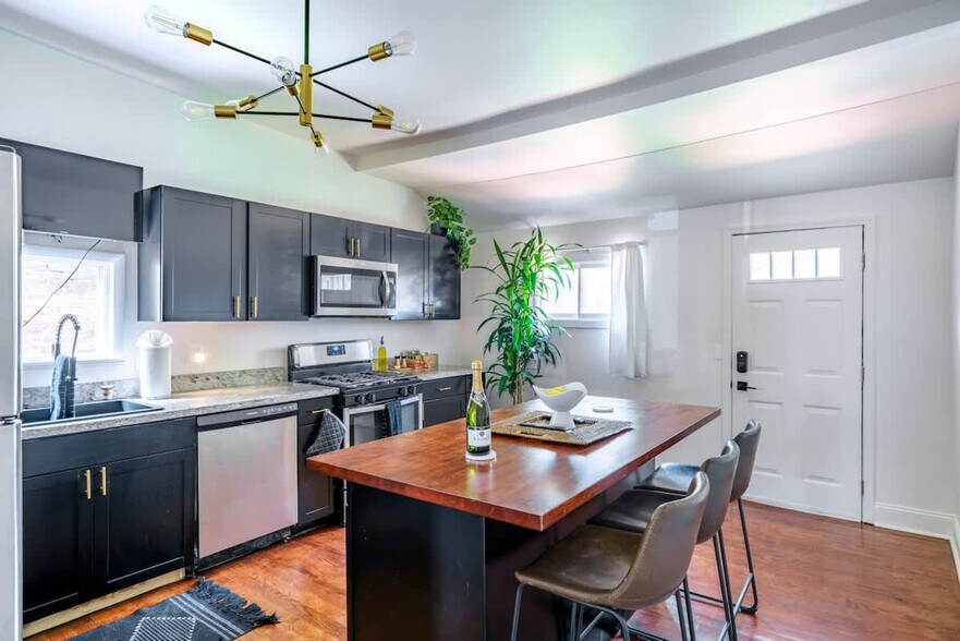 Building Photo - 70 E Prescott St