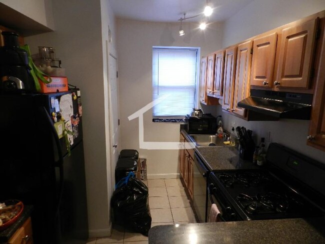 Building Photo - Renovated 3 bed. 1.5 bathroom on Cleveland...