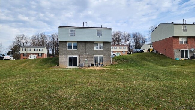 Building Photo - 429 Devon Dr