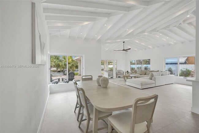 Building Photo - 12478 N Bayshore Dr