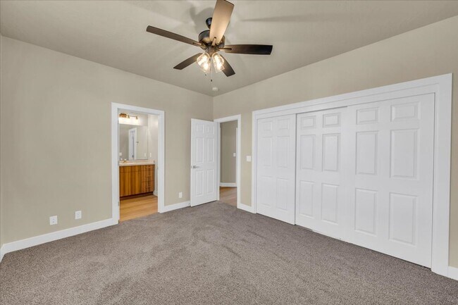 Building Photo - 850 E 600 S