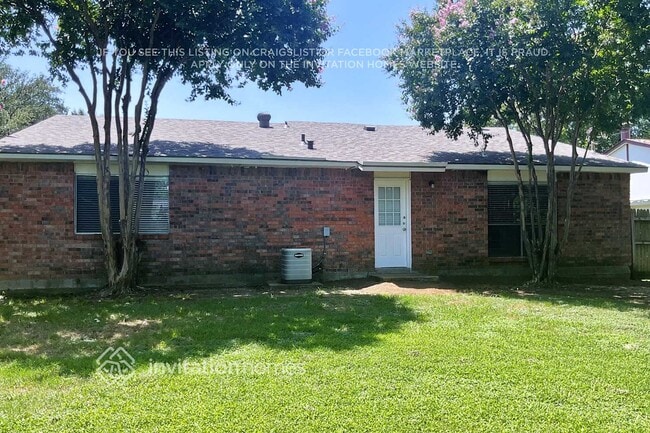 Building Photo - 7425 Tunbridge Dr