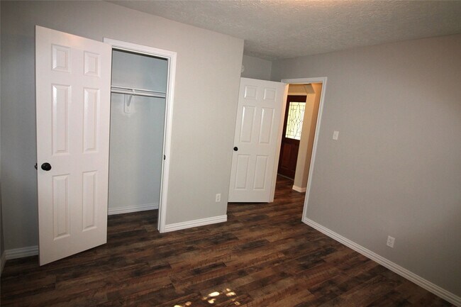 Building Photo - 16531 Sperry Gardens Dr