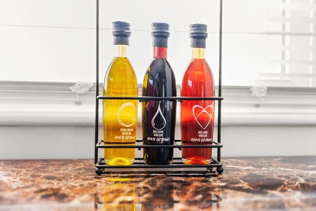 Building Photo - 71 Church St