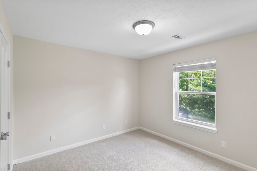 Building Photo - 171 Blackberry Dr