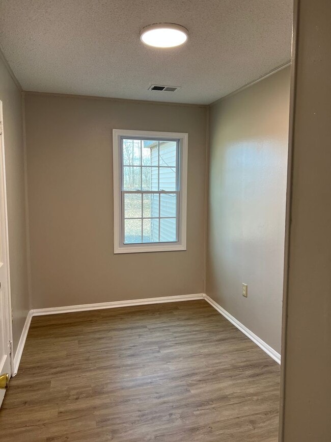 Building Photo - 3 Bedroom 1 Bath home in Millington near School