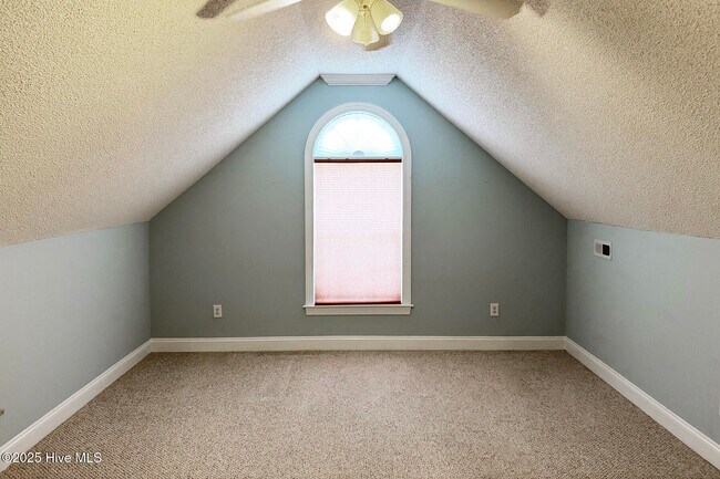 Building Photo - 8405 Fiddlestick Way