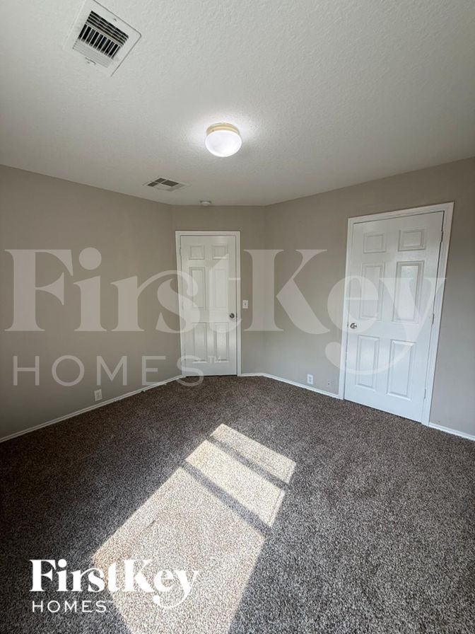 Building Photo - 6331 Scotchwood Dr