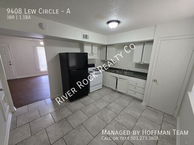 Building Photo - 9408 Lew Cir