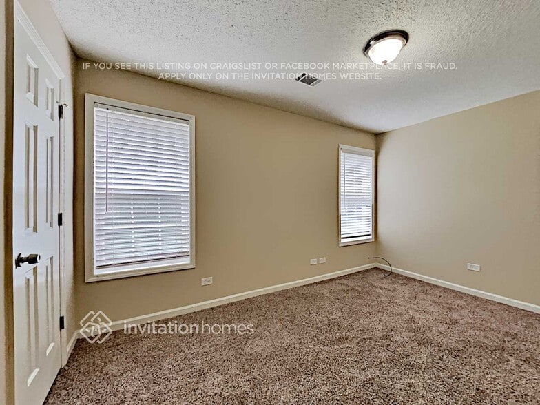 Building Photo - 2861 Lithia Pl