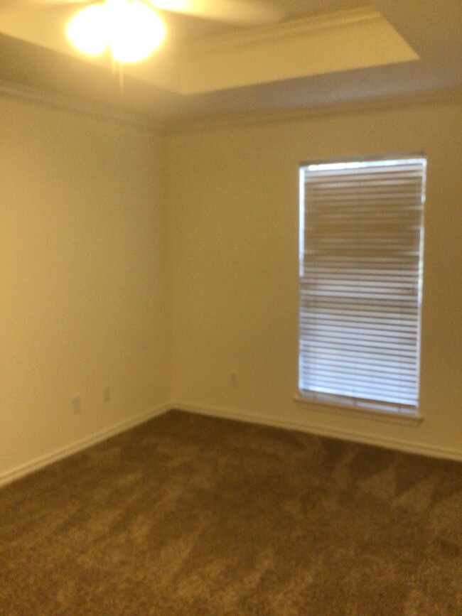 Building Photo - 13554 Peseta Ct