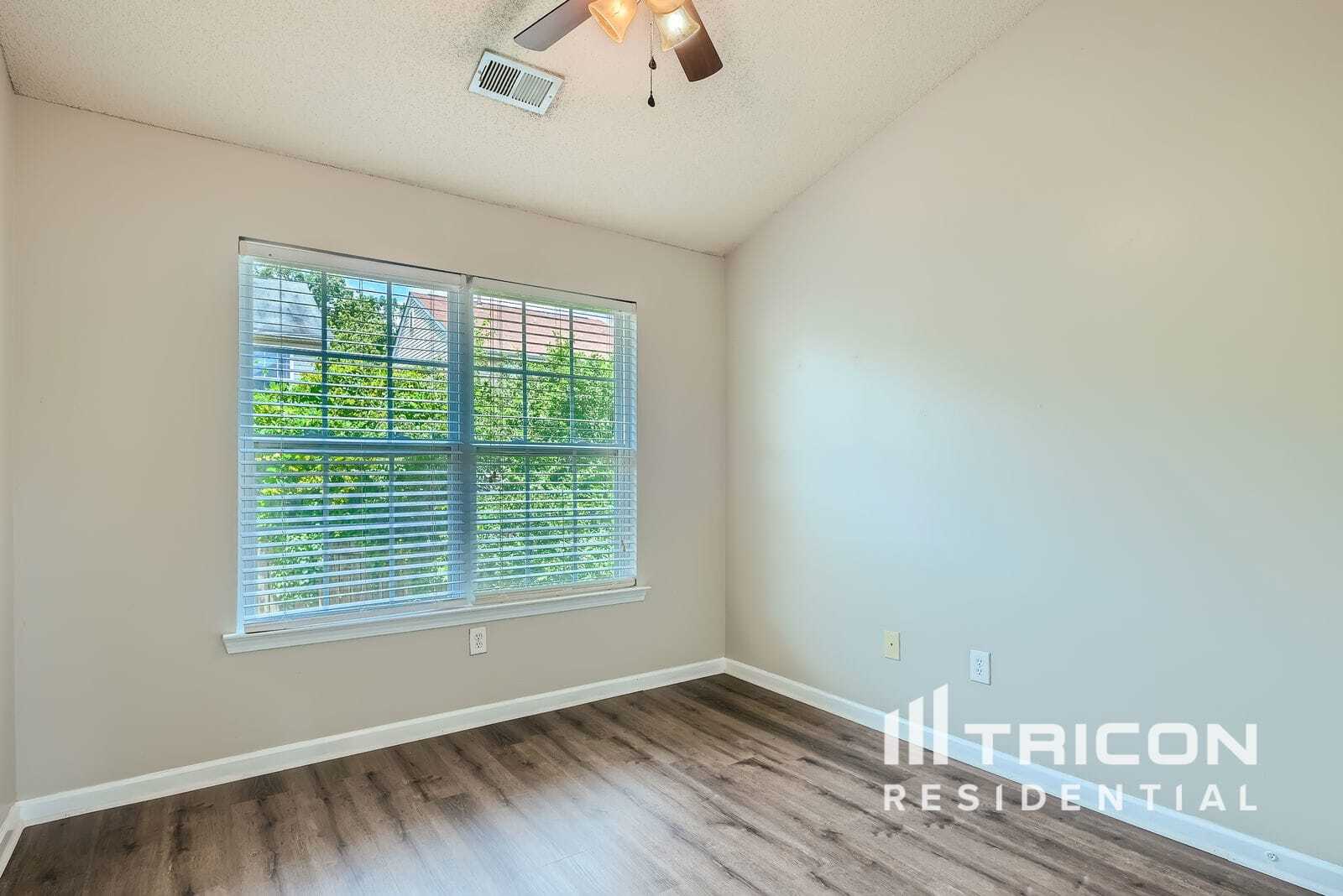 Building Photo - 513 Epris Ln