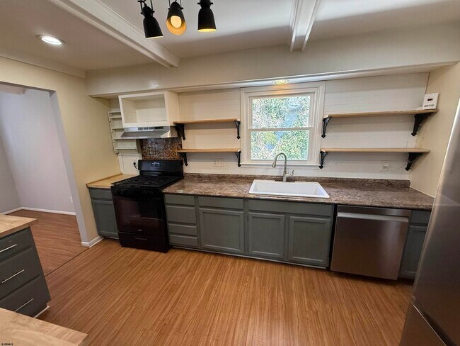 Building Photo - 230 Bethel Rd