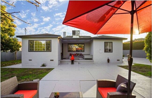 Building Photo - 5601 Corbett St