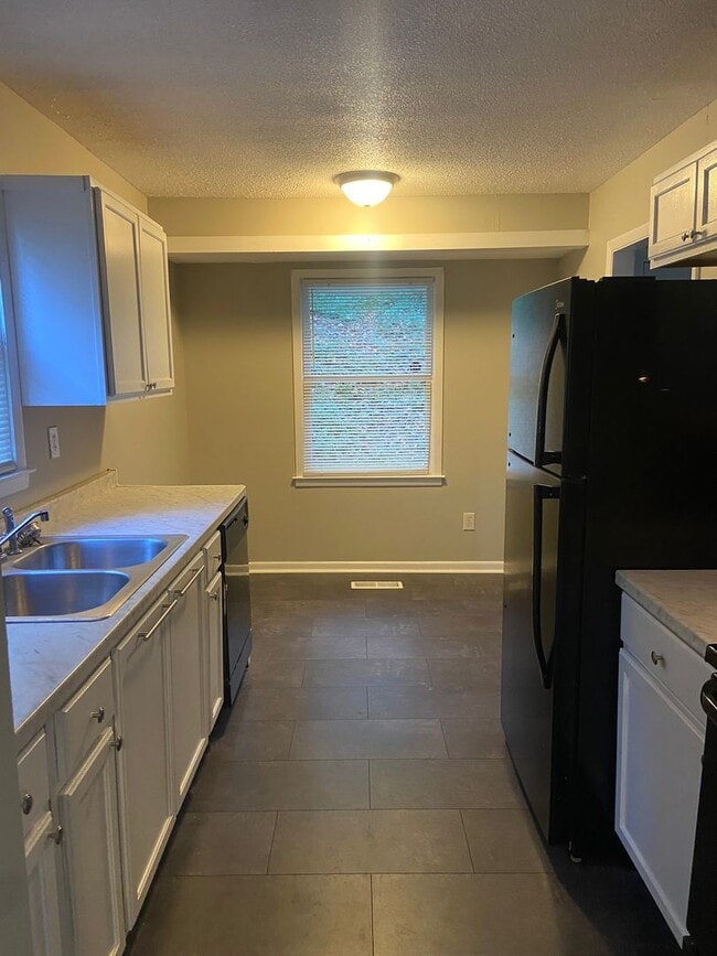 Building Photo - New For Rent in Pinson!