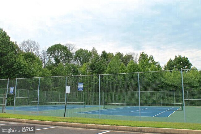 Building Photo - 905 Woodbridge Ct