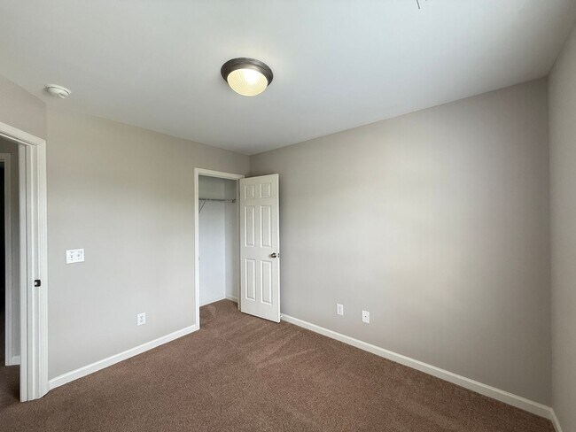 Building Photo - 5813 Huckleberry Ct
