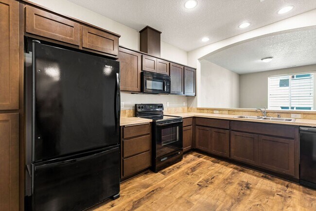 Building Photo - **AVAILABLE 18-May-2024** Woodridge Park C...