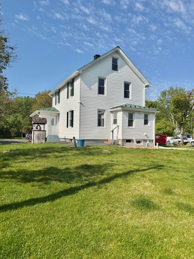 Building Photo - FOR RENT: Charming Remodeled Arts & Crafts Home in Monticello