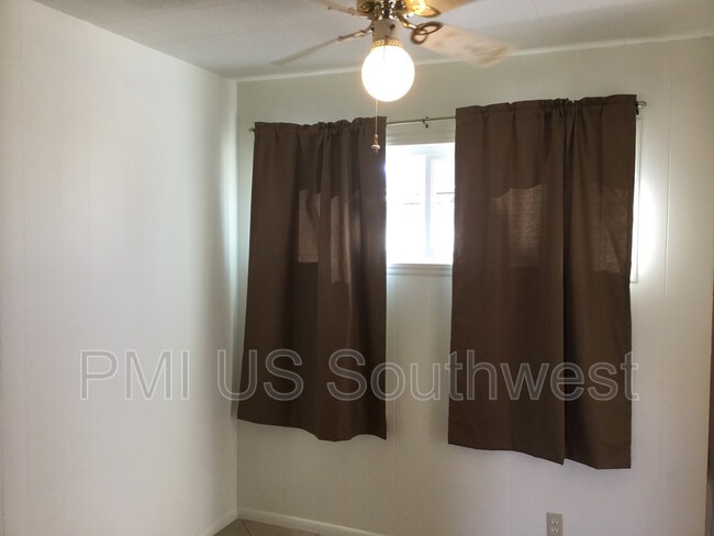 Building Photo - 2088 Del Rey Dr