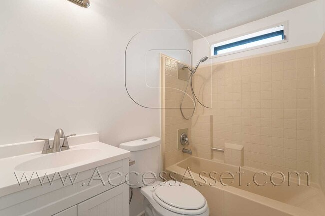 Building Photo - Private 3 Bed /2 Bath Home With Scenic Views In Lake Elsinore!