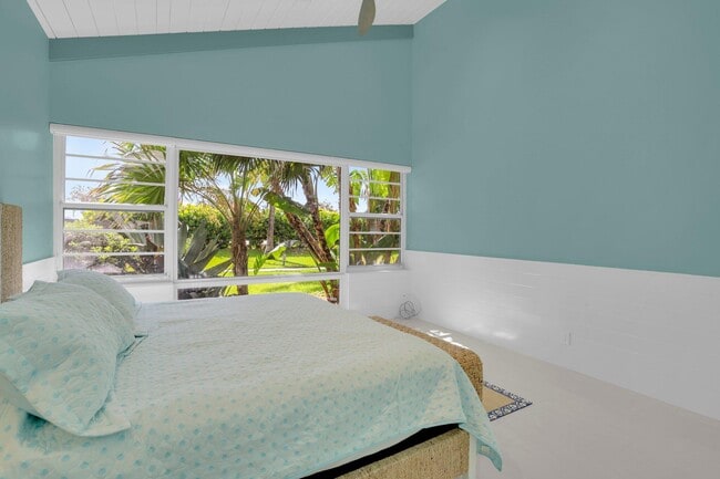 Building Photo - 320 S Ocean Blvd