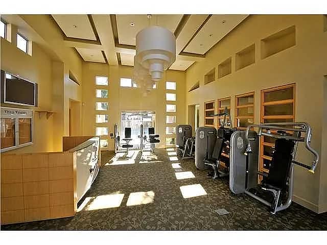 Building Photo - 3550 Lebon Dr