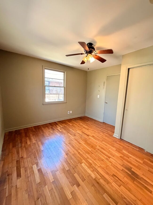 Building Photo - 3/1 House in Celanese $1,495