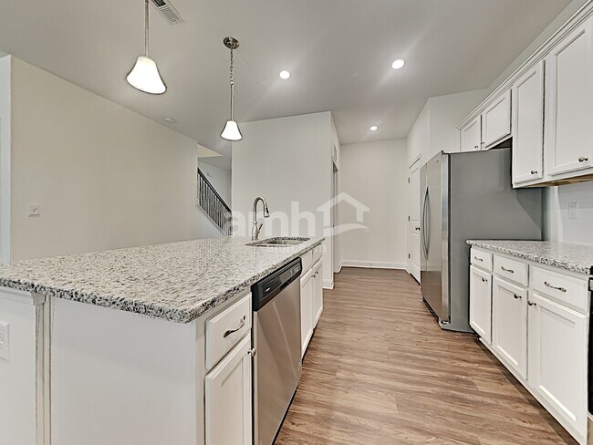 Building Photo - 3076 Day Flower Dr