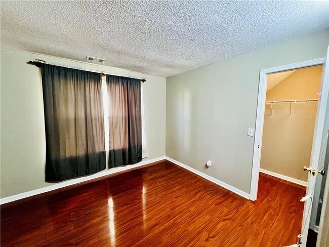 Building Photo - 391 Bass Way NW
