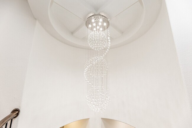 Building Photo - 25514 Kearsley Dr