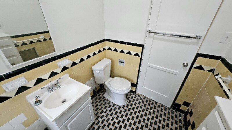 Building Photo - 1425 Echo Park Ave