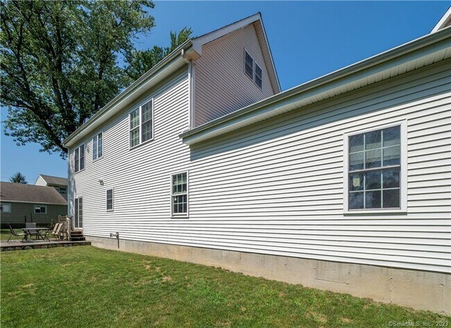 Building Photo - 1023 Black Rock Tpke