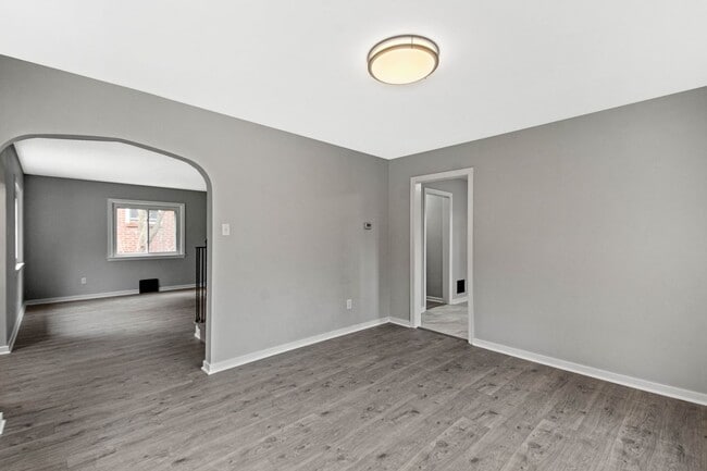 Building Photo - Stunning 3 bedroom home in Penn Hills available April 1st!