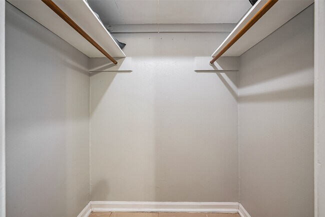 Building Photo - 1939 Campbell Rd