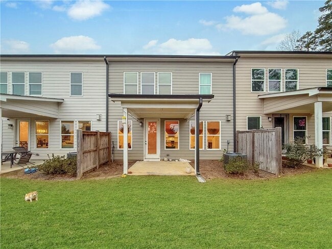 Building Photo - 6030 Stella Dr