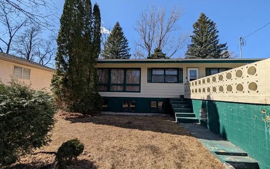 Building Photo - 350 Mound Ave