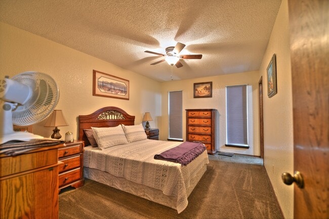 Building Photo - 307 Vickie Dr