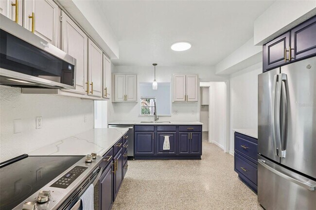 Building Photo - 1601 Triangle Ave