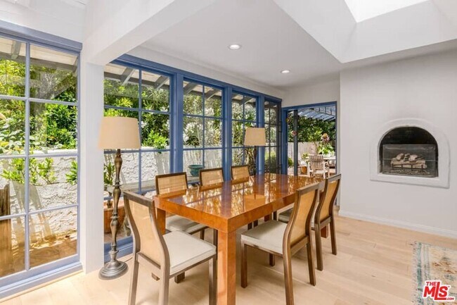 Building Photo - 3266 Mandeville Canyon Rd