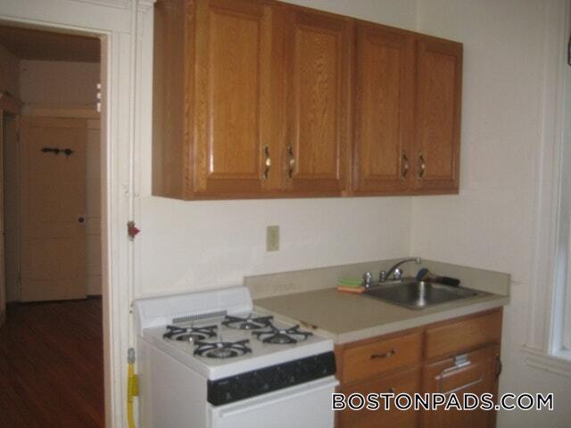 Building Photo - 137 Park Dr