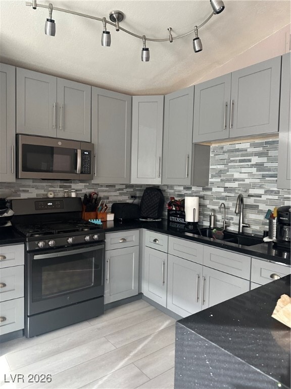 Building Photo - 820 Bergamont Dr