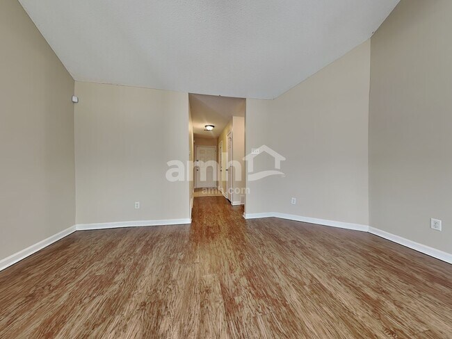 Building Photo - 1406 Siskin Dr