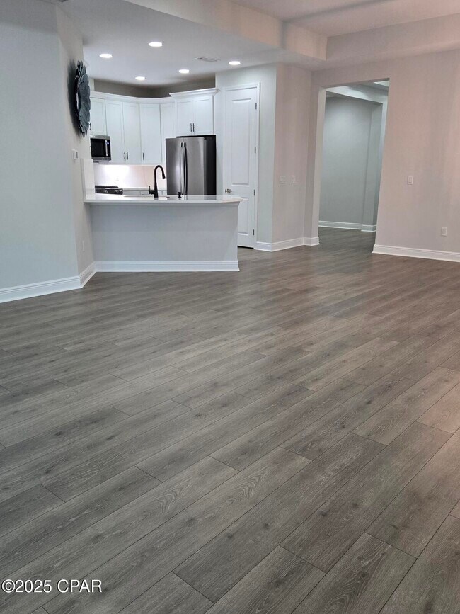 Building Photo - 8571 Island Breeze Ave