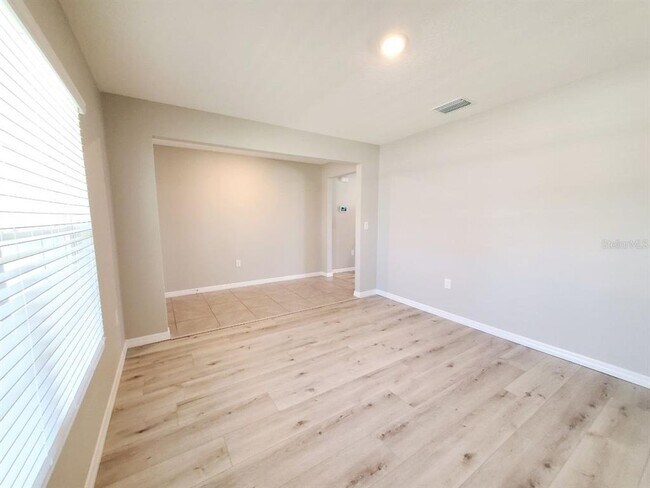 Building Photo - 1014 Golden Shiner Ave