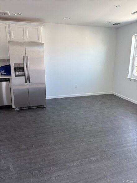 Building Photo - 338 Beach 46th Street