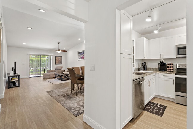 Building Photo - 6721 Bridlewood Ct