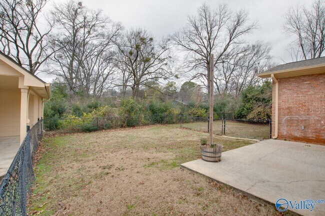 Building Photo - 814 Cleermont Dr SE