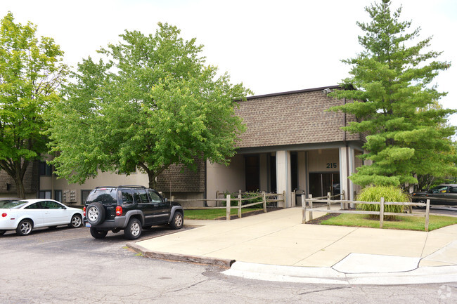 Building Photo - Fox and Hounds Apartments