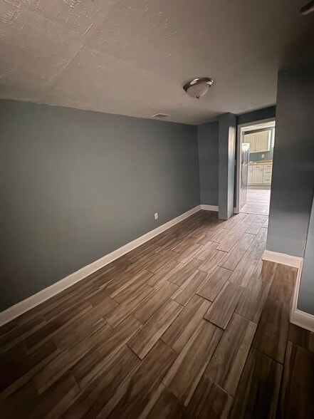 Building Photo - 3802 W Bay Ave